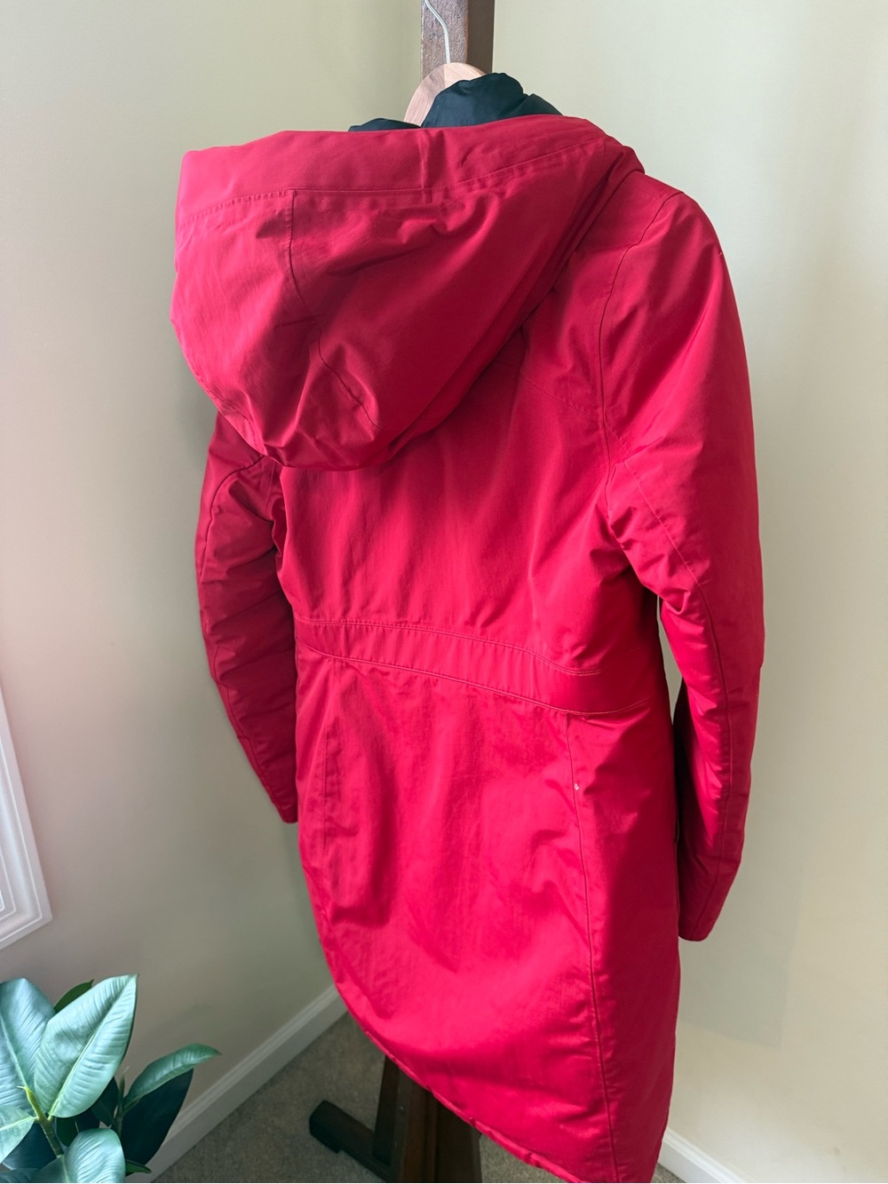 lululemon athletica Black Mesh-Lined Coat - Picture 6 of 6